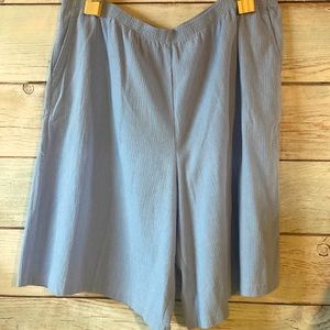 28W blue elastic waistband shorts. Exc condition. By Vicki Wayne…